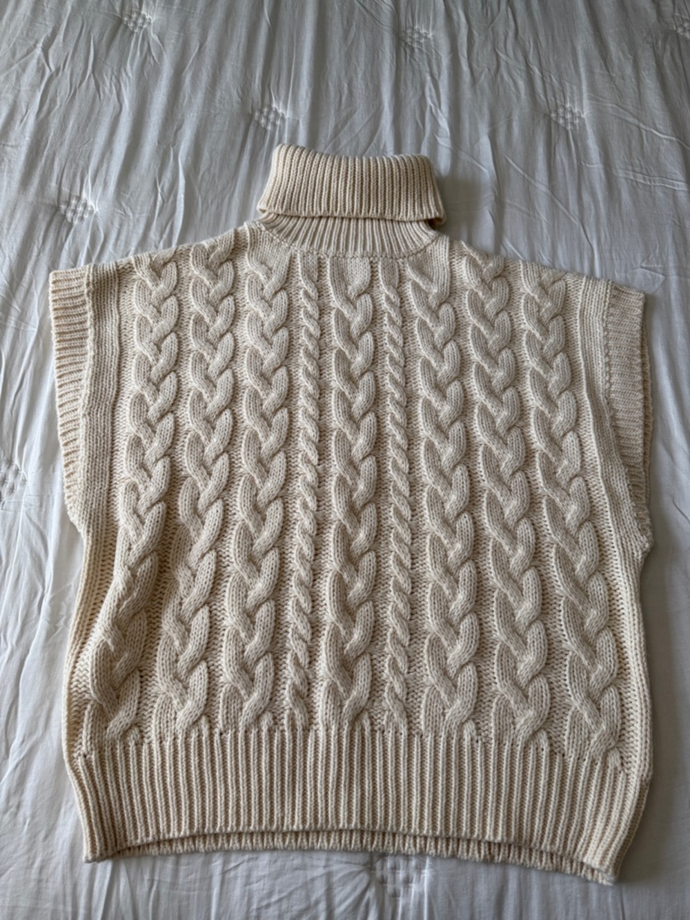 NWT Fabrik Cream Cable Knit Turtleneck Sweater Tank